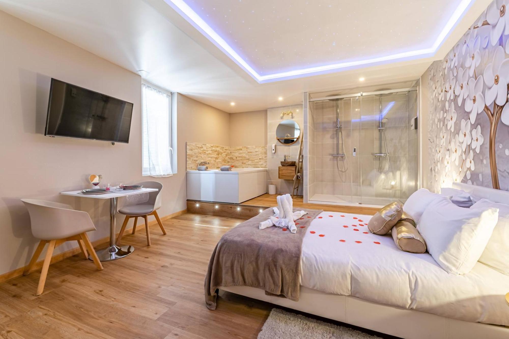 Studio Love Room Spa Baignoire Double La Ciotat Centre Port Luaran gambar